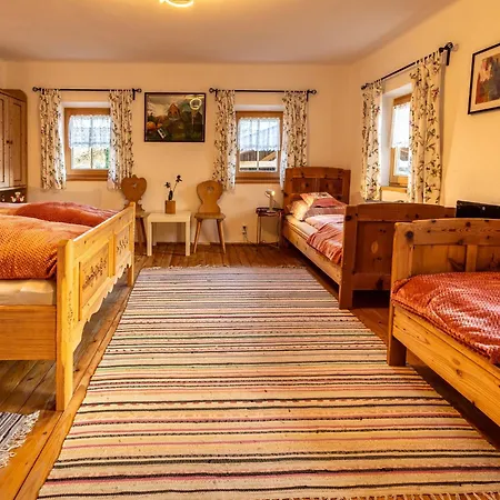 Casa vacanze Historic 200 Years Old Meets New, Cleaning Included *